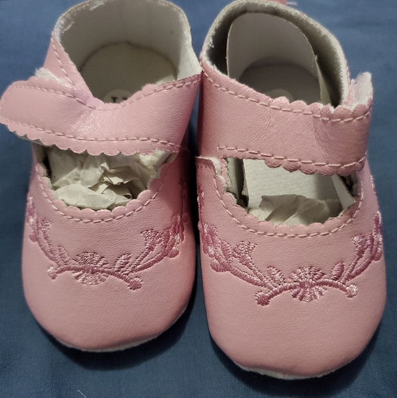 Girly Shoes - Picture 1 of 5